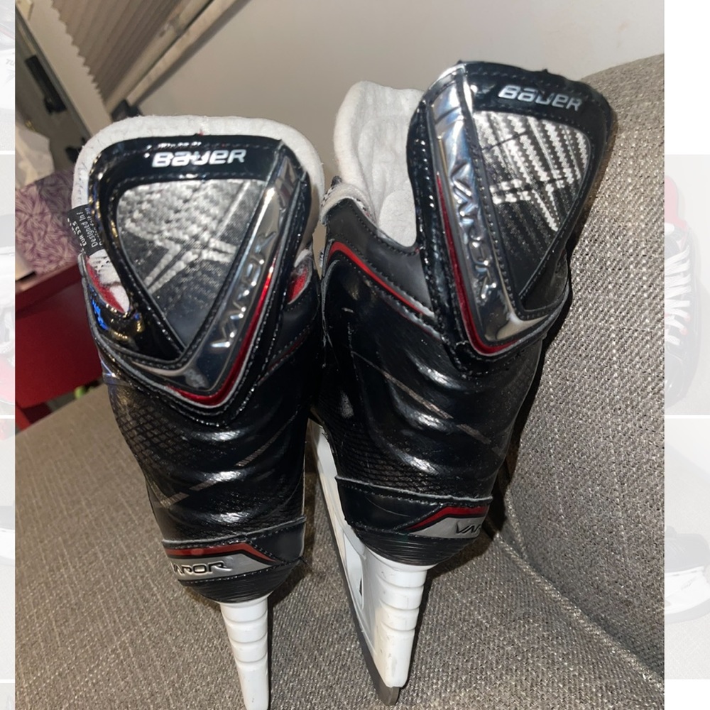 **SOLD** Bauer Vaper X600 Junior Hockey Skates - Picture 5 of 8